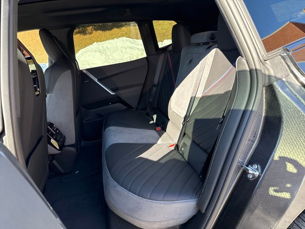 New 2026 BMW iX xDrive60 w/ M Sport Package image 24
