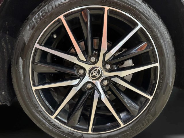 Used 2022 Toyota Camry SE w/ Cold Weather Package FWD image 31