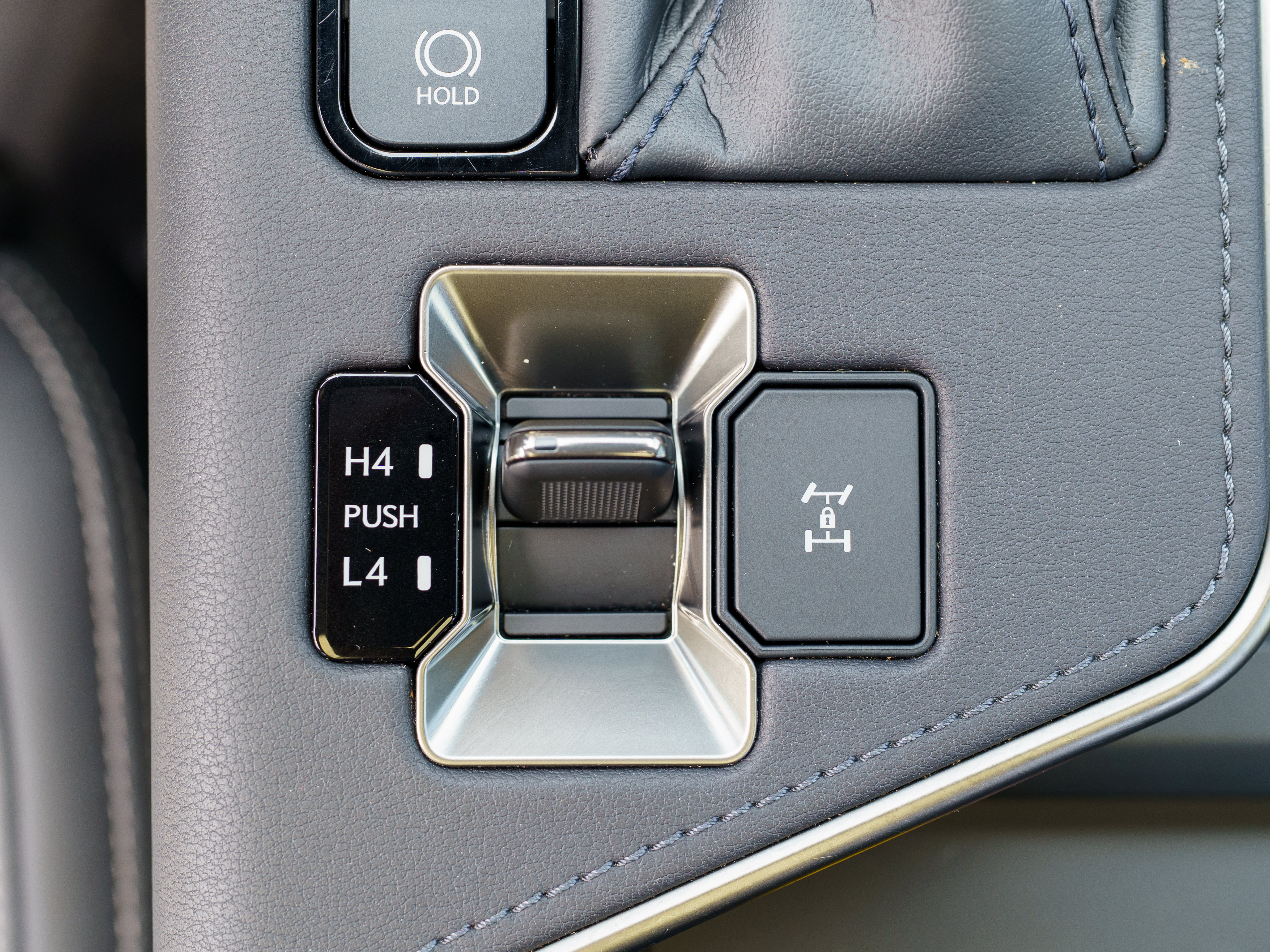 Used 2024 Lexus GX 550 w/ Accessory Package (2T) AWD/4WD image 40