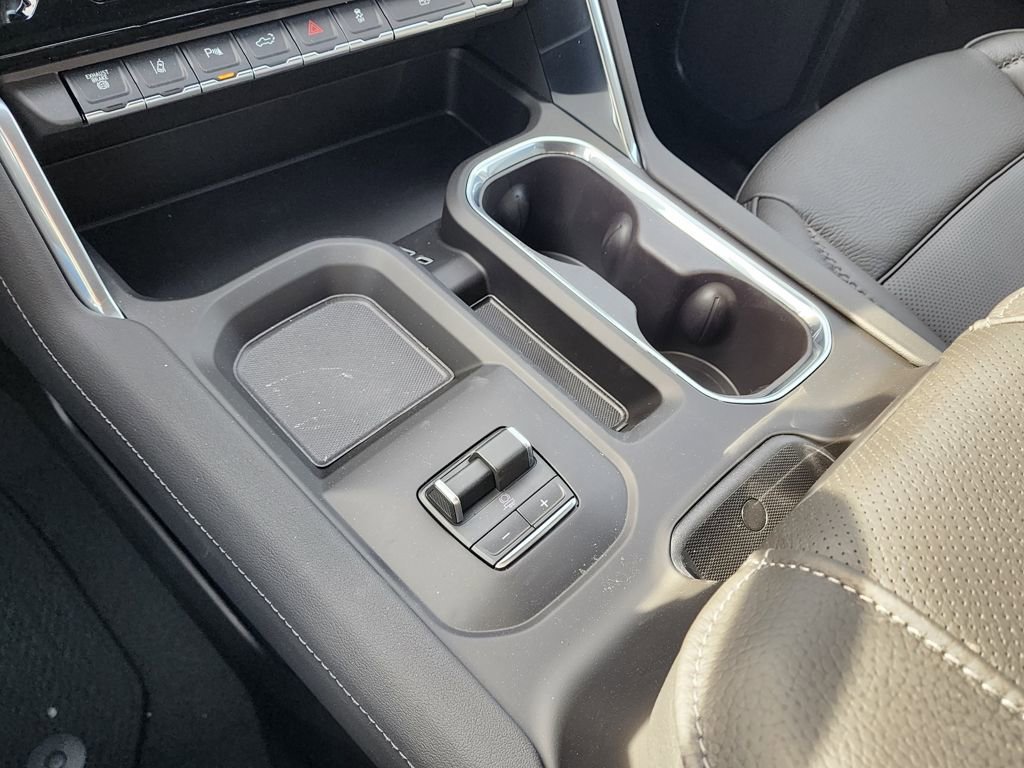 New 2026 GMC Sierra 3500 Denali w/ LPO, Black Badging Package image 33
