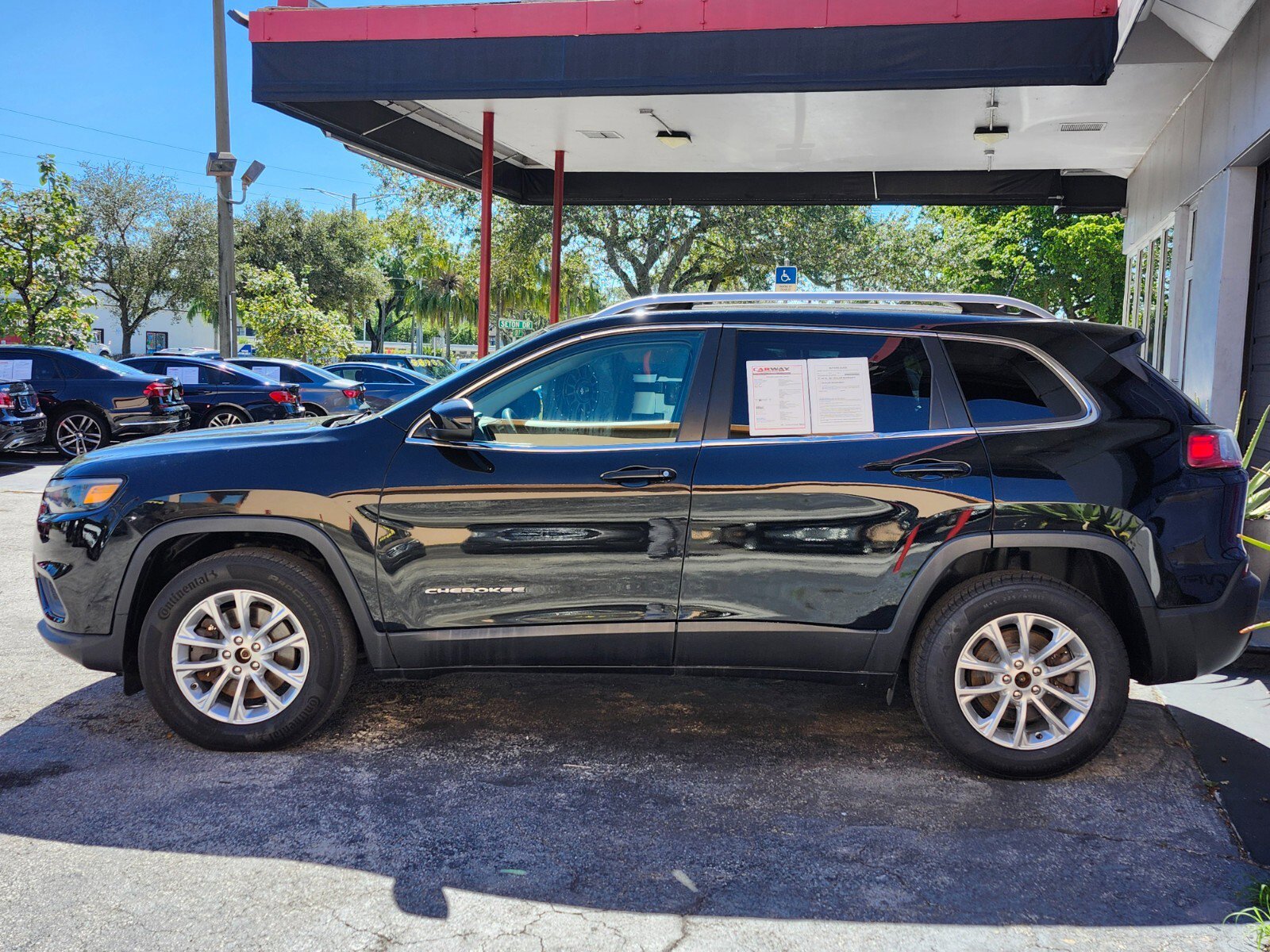Used 2019 Jeep Cherokee Latitude w/ Popular Appearance Group image 30