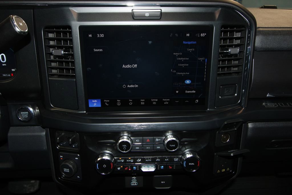 Used 2025 Ford F350 Lariat w/ Black Appearance Package image 18