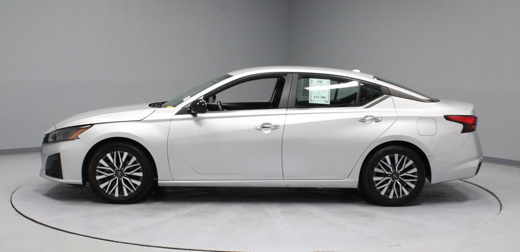 Certified 2024 Nissan Altima 2.5 SV FWD image 7