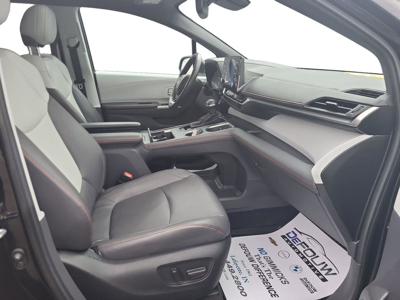 Used 2023 Toyota Sienna XLE image 28
