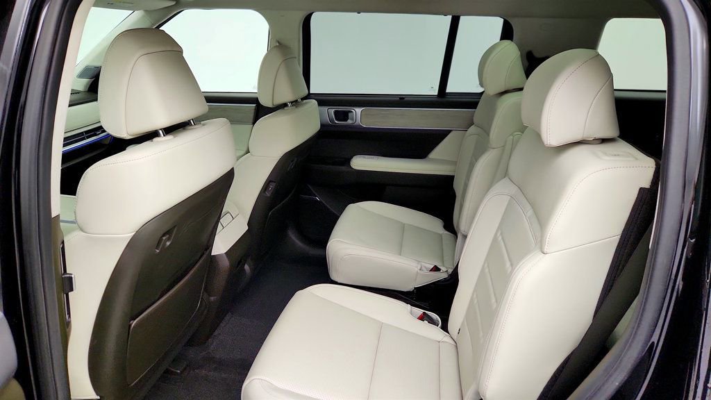 Used 2024 Hyundai Santa Fe Calligraphy FWD image 22
