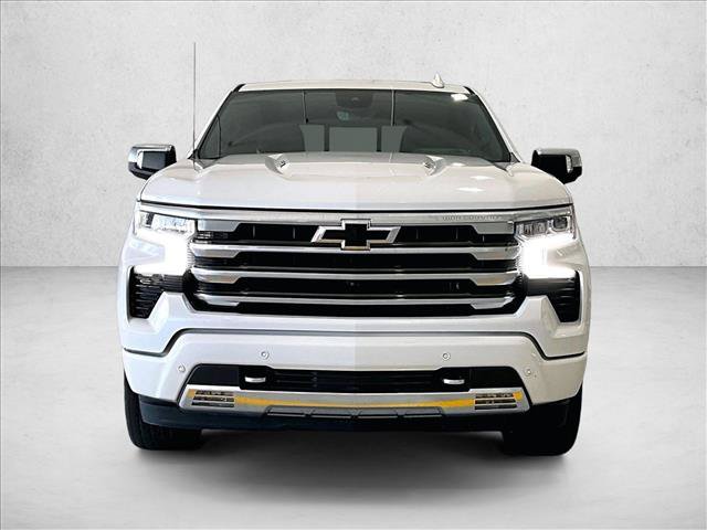 Used 2023 Chevrolet Silverado 1500 High Country w/ High Country Premium Package AWD/4WD image 3