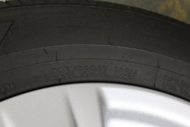 Used 2021 Toyota RAV4 LE w/ Carpet Mat Package (TMS) AWD/4WD image 36