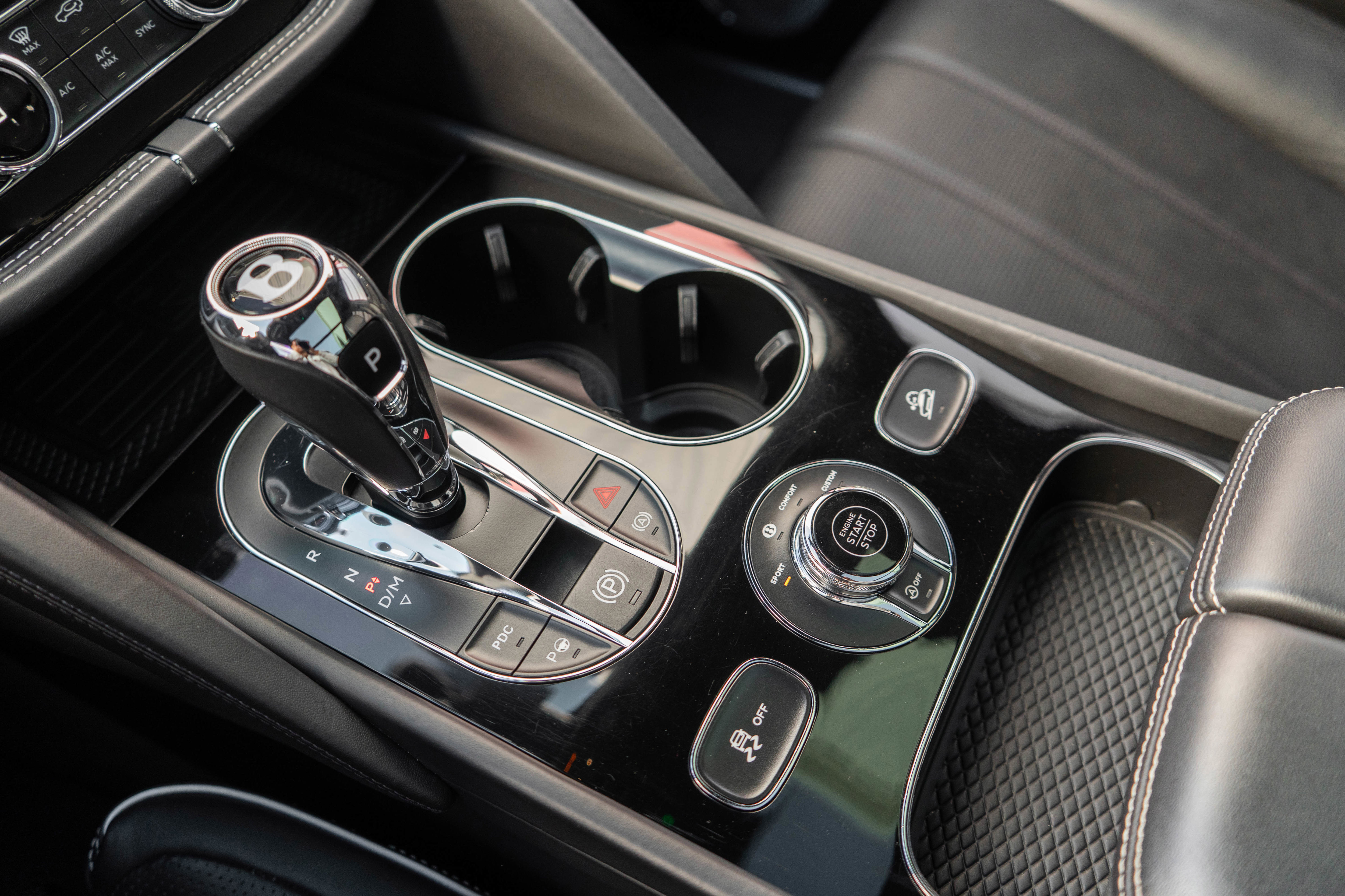 Used 2022 Bentley Bentayga image 28