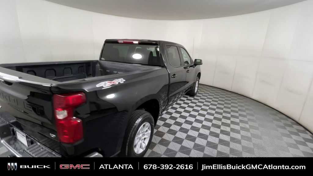 Used 2025 Chevrolet Silverado 1500 LT image 9