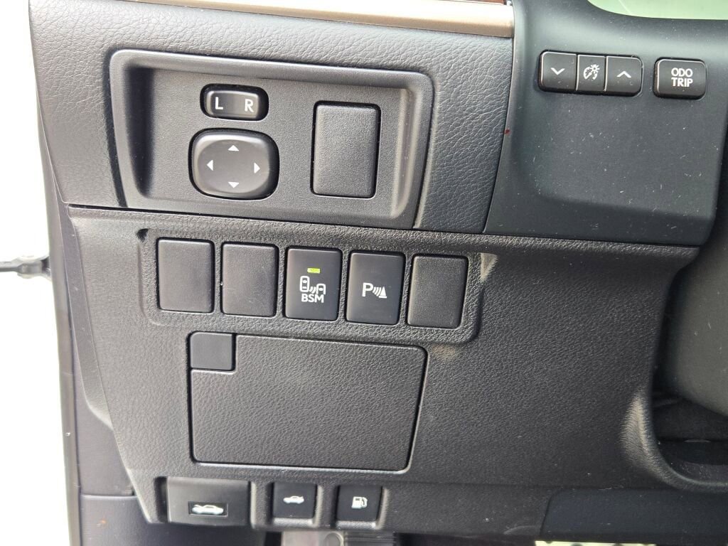 Used 2013 Lexus ES 350 w/ Luxury Pkg image 22