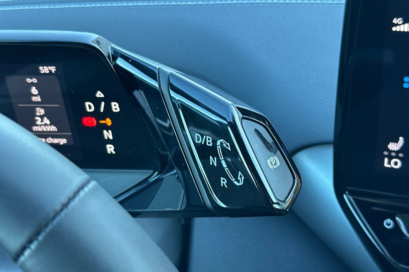 Used 2024 Volkswagen ID.4 2WD image 24