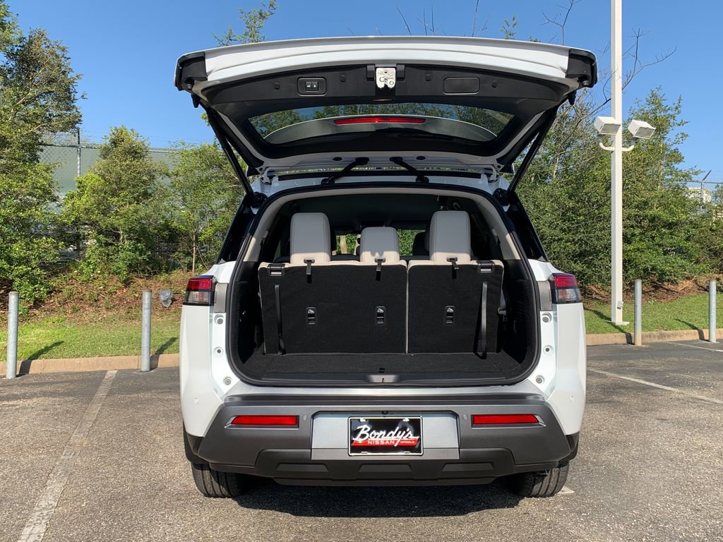 New 2026 Nissan Pathfinder SL image 5