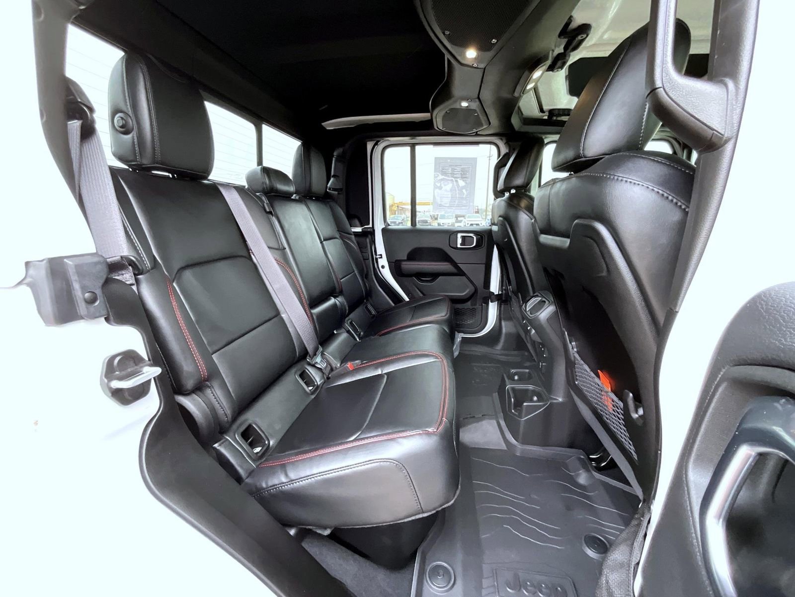 Used 2025 Jeep Gladiator Rubicon AWD/4WD image 19