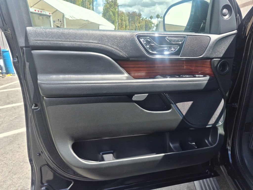 Used 2024 Lincoln Navigator Reserve image 18
