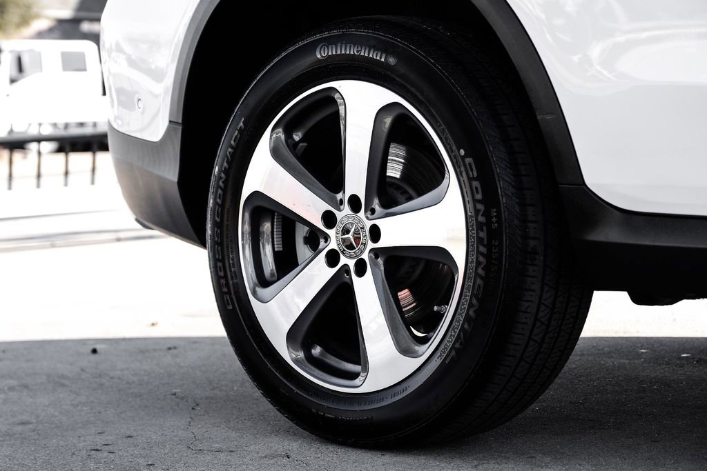 Used 2022 Mercedes-Benz GLC 300 w/ Premium Package Lite image 61