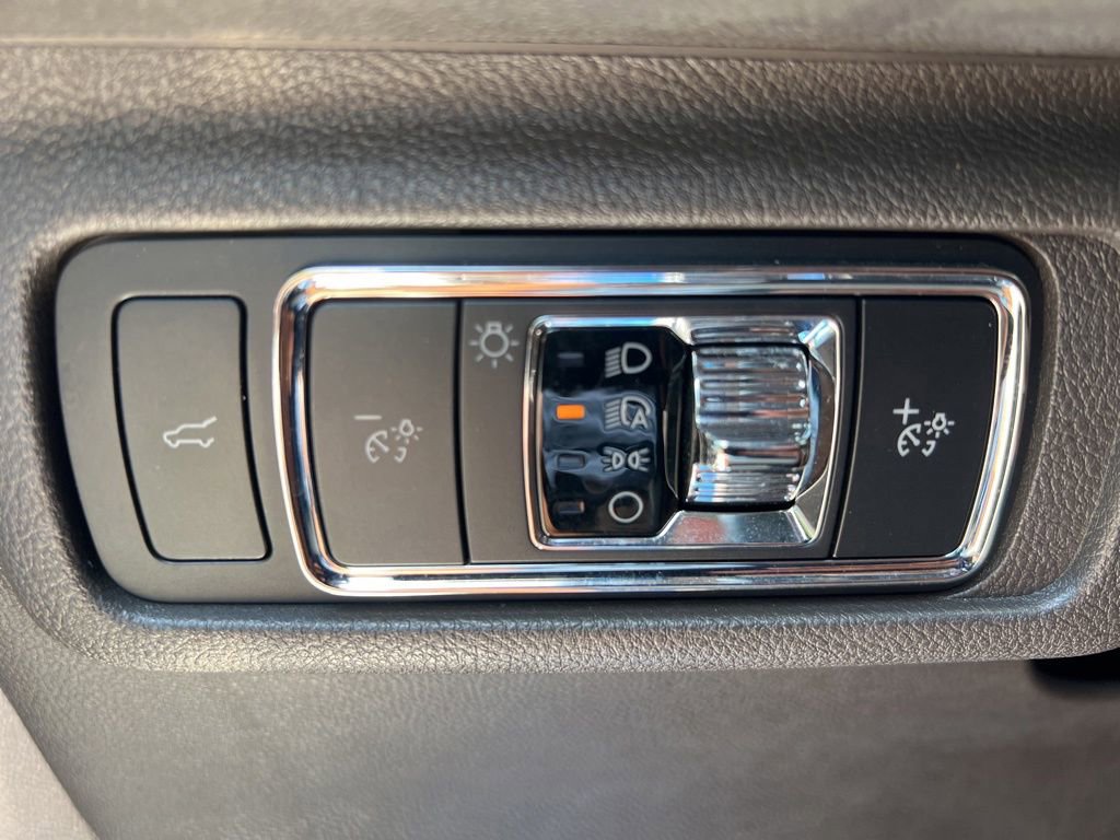Used 2021 Lincoln Corsair FWD w/ Convenience Package image 56
