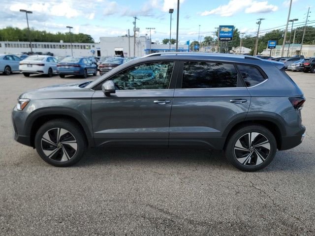 New 2025 Volkswagen Taos SE image 7