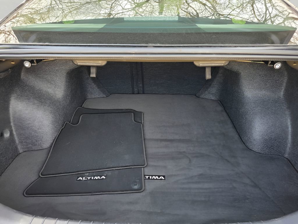 Used 2025 Nissan Altima 2.5 SV image 6