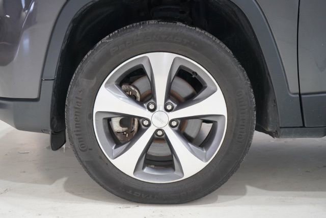 Used 2022 Jeep Cherokee Limited image 11