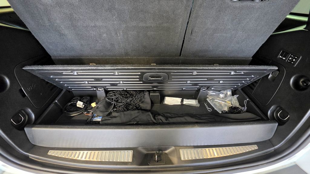 Used 2019 Cadillac Escalade Platinum AWD/4WD image 14