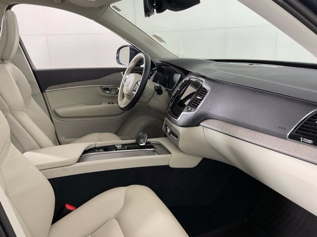 Certified 2025 Volvo XC90 B6 Plus w/ Protection Package Premier AWD/4WD image 28
