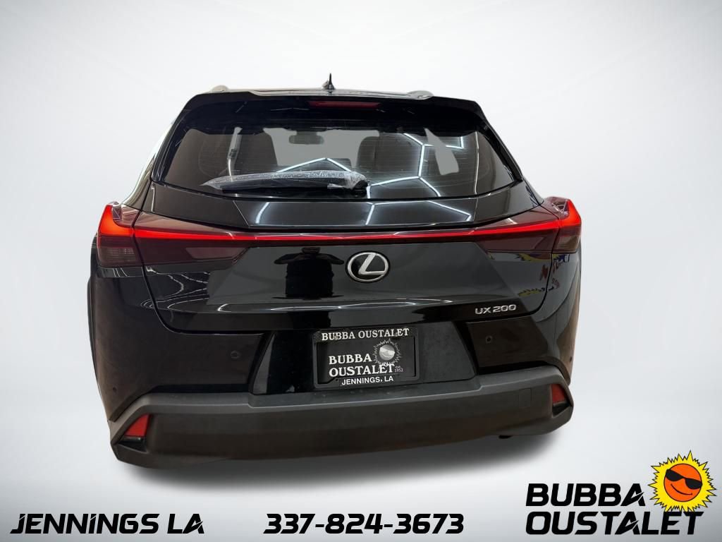 Used 2022 Lexus UX 200 w/ Accessory Package (Z2) image 4