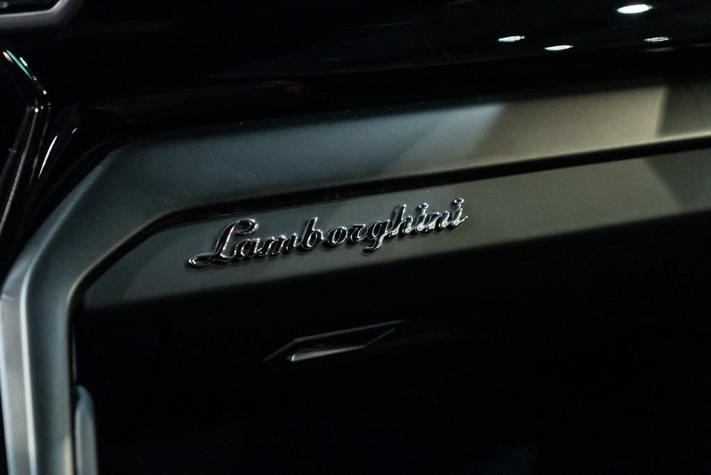 Used 2024 Lamborghini Urus S AWD/4WD image 39