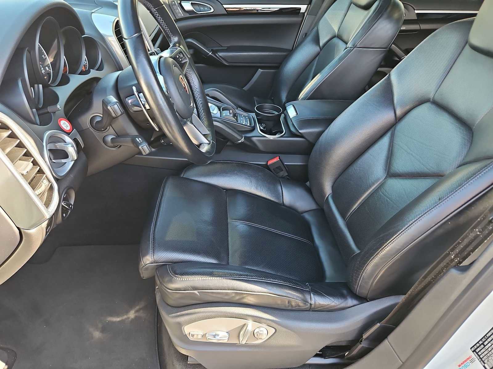 Used 2017 Porsche Cayenne image 17