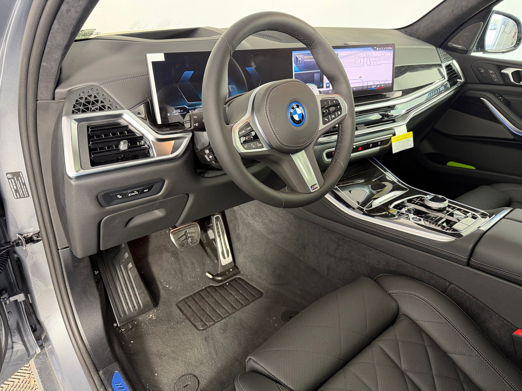 New 2026 BMW X5 xDrive50e w/ Executive Package image 4