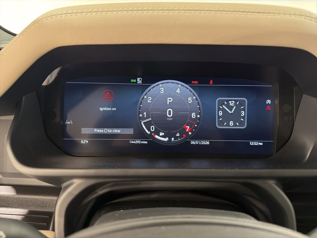 Used 2024 Land Rover Defender 130 X-Dynamic SE image 15