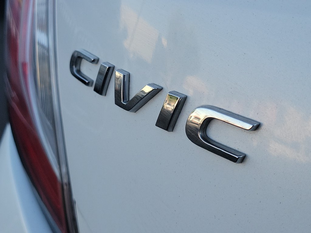 Used 2017 Honda Civic Sport image 8
