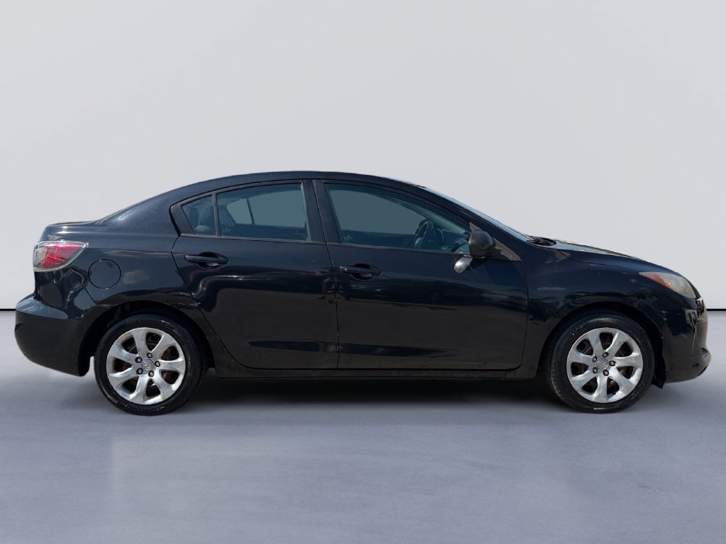 Used 2013 MAZDA MAZDA3 i SV FWD image 2
