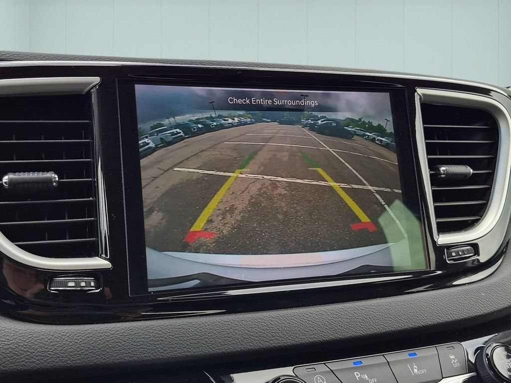 Used 2024 Chrysler Pacifica Touring-L FWD image 25