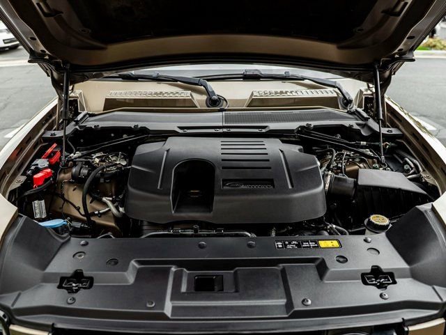 Used 2020 Land Rover Defender 110 HSE image 34