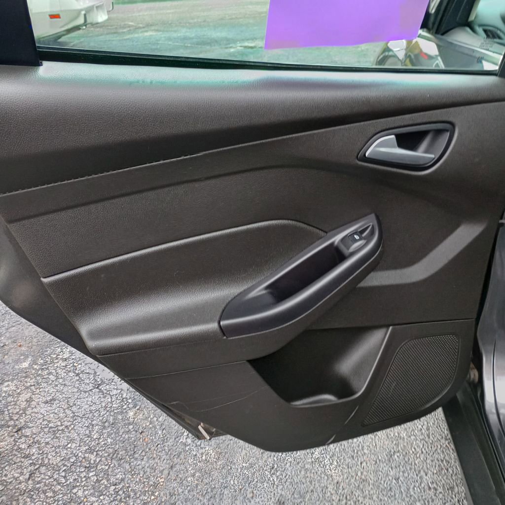 Used 2017 Ford Focus SE image 15