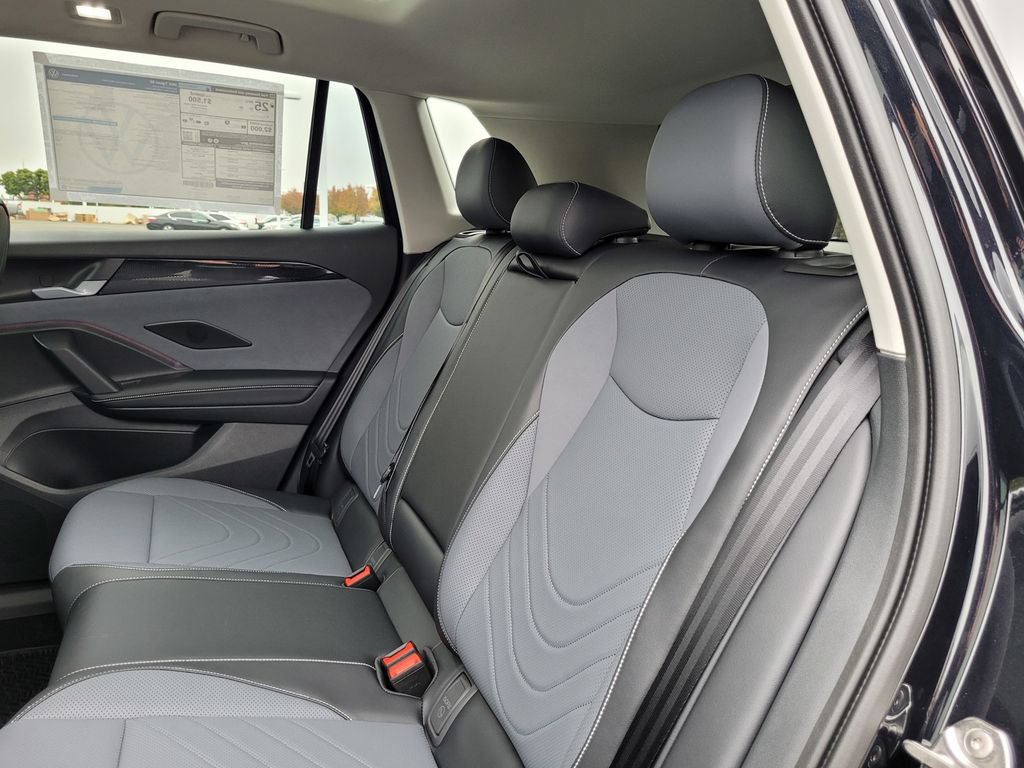 New 2026 Volkswagen Tiguan SE AWD/4WD image 13
