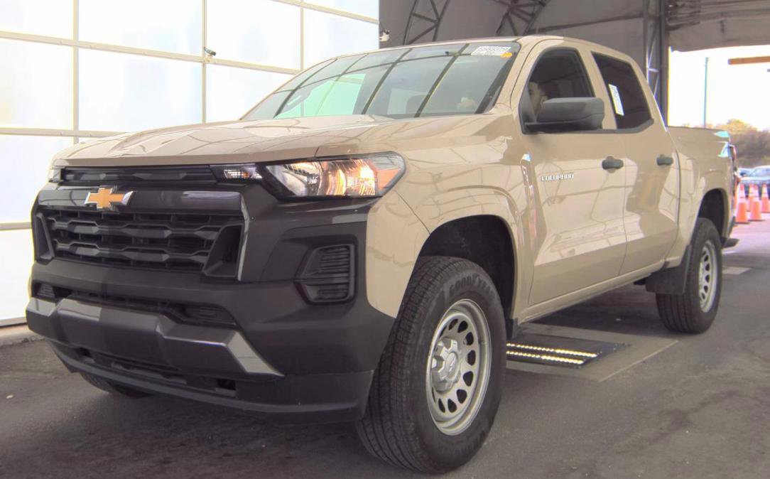 Used 2023 Chevrolet Colorado W/T RWD image 3