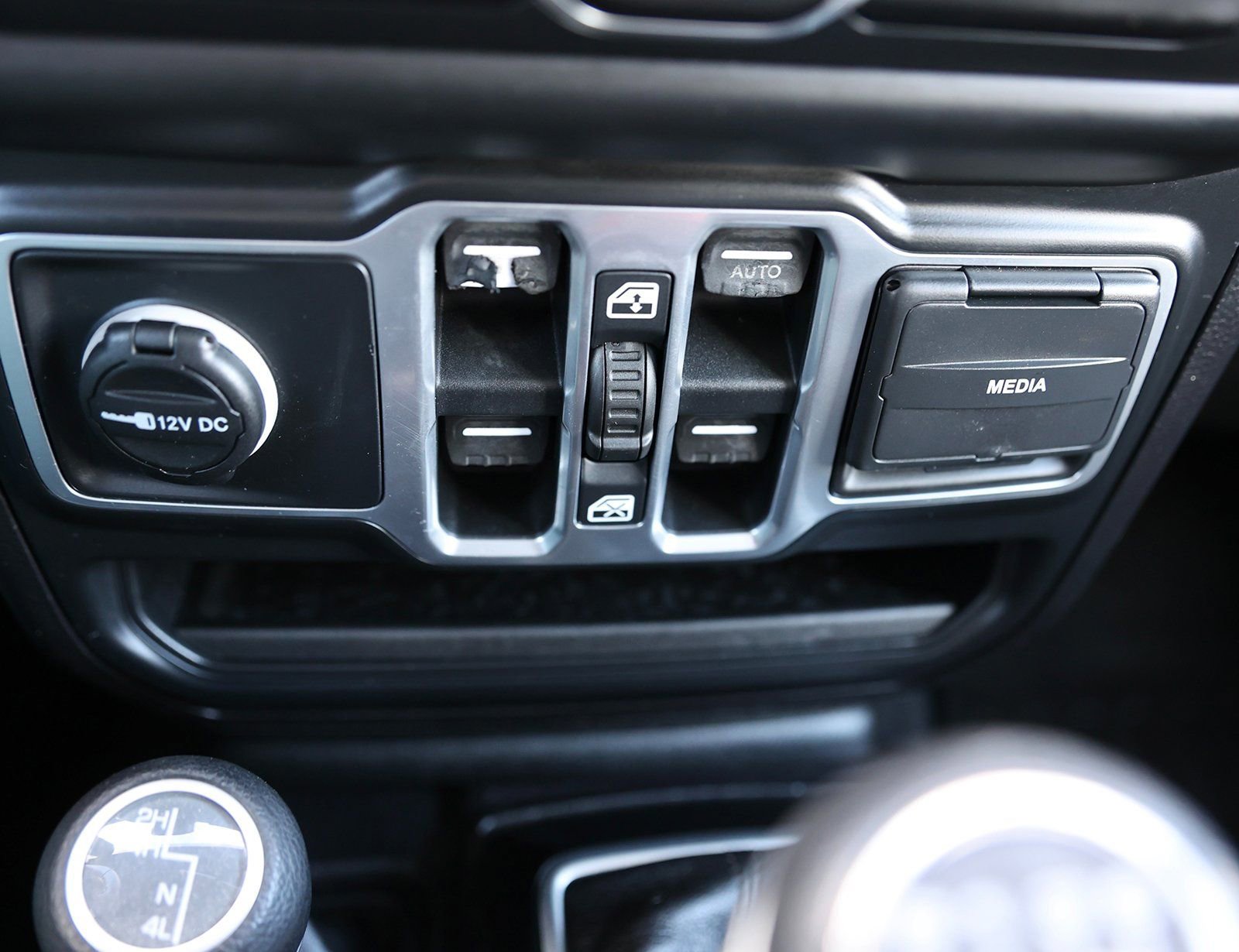 Used 2018 Jeep Wrangler Unlimited Sport S image 27