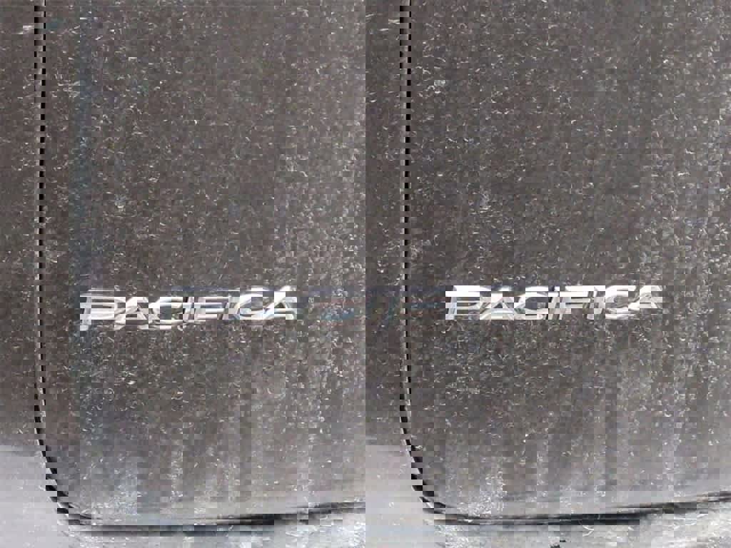 Used 2017 Chrysler Pacifica Limited image 12