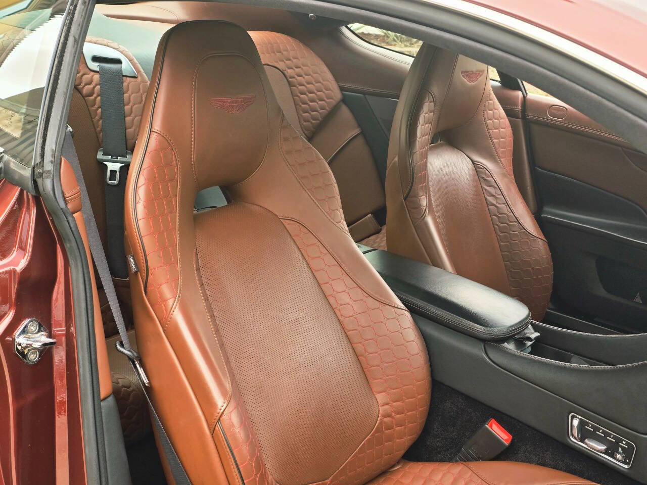 Used 2014 Aston Martin Vanquish Base 2dr Coupe image 82