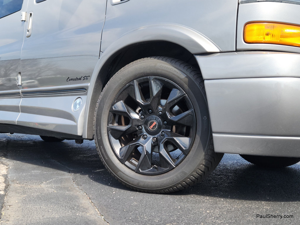 Used 2023 GMC Savana 2500 Extended RWD image 12