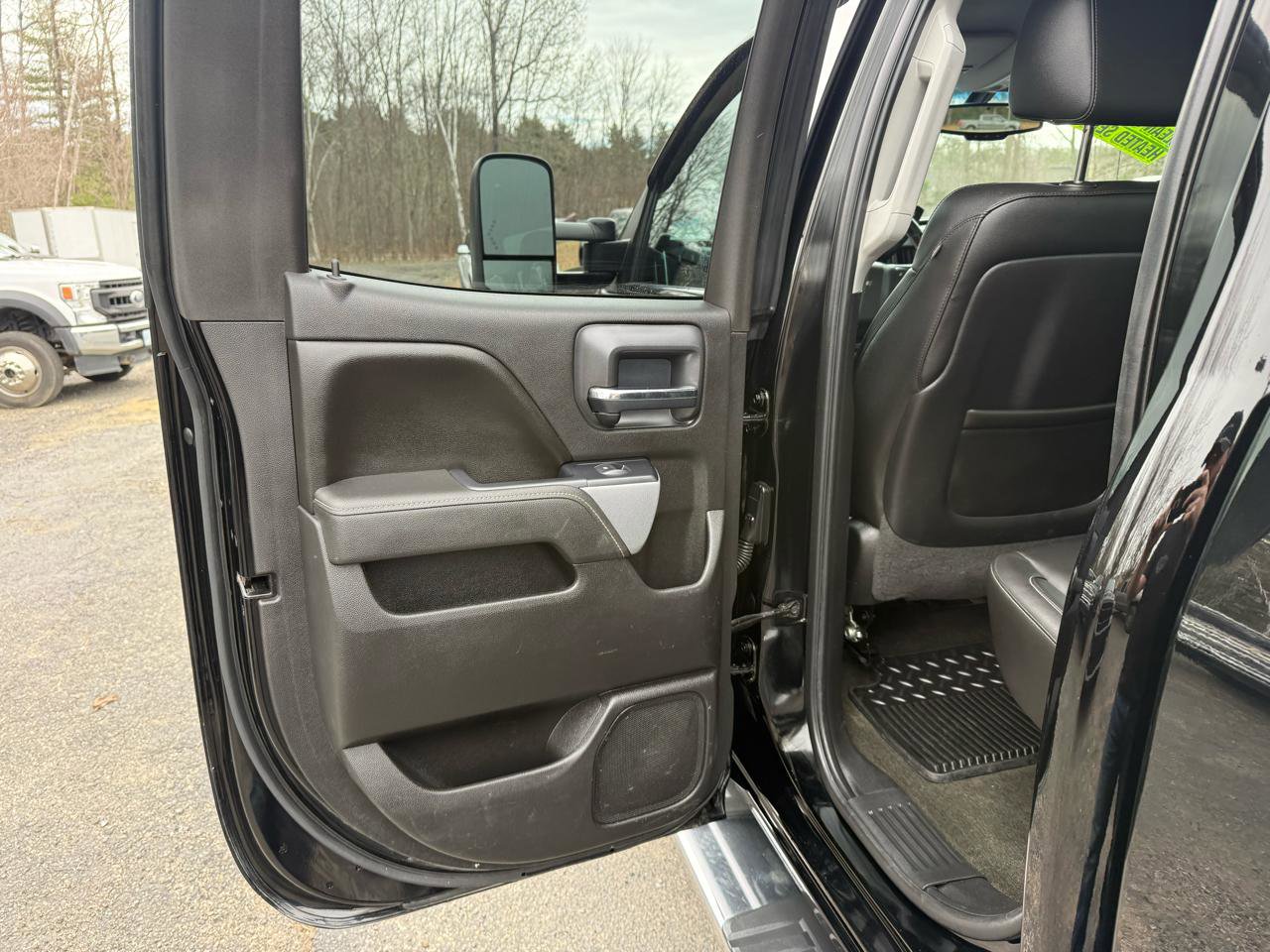 Used 2015 Chevrolet Silverado 2500 LTZ w/ Z71 Package, Off-Road AWD/4WD image 25