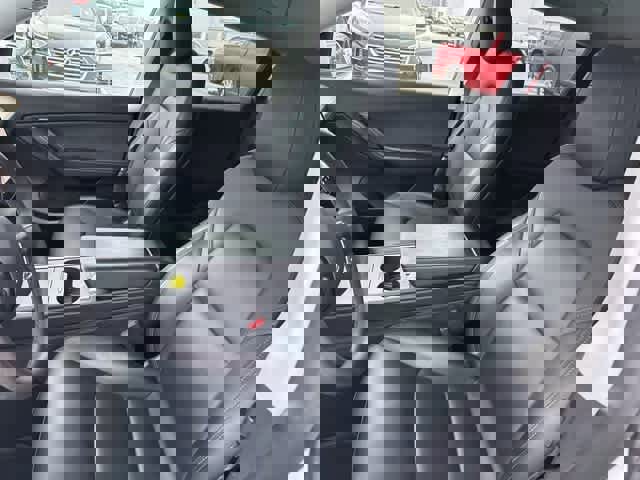 Used 2021 Tesla Model Y Performance image 3