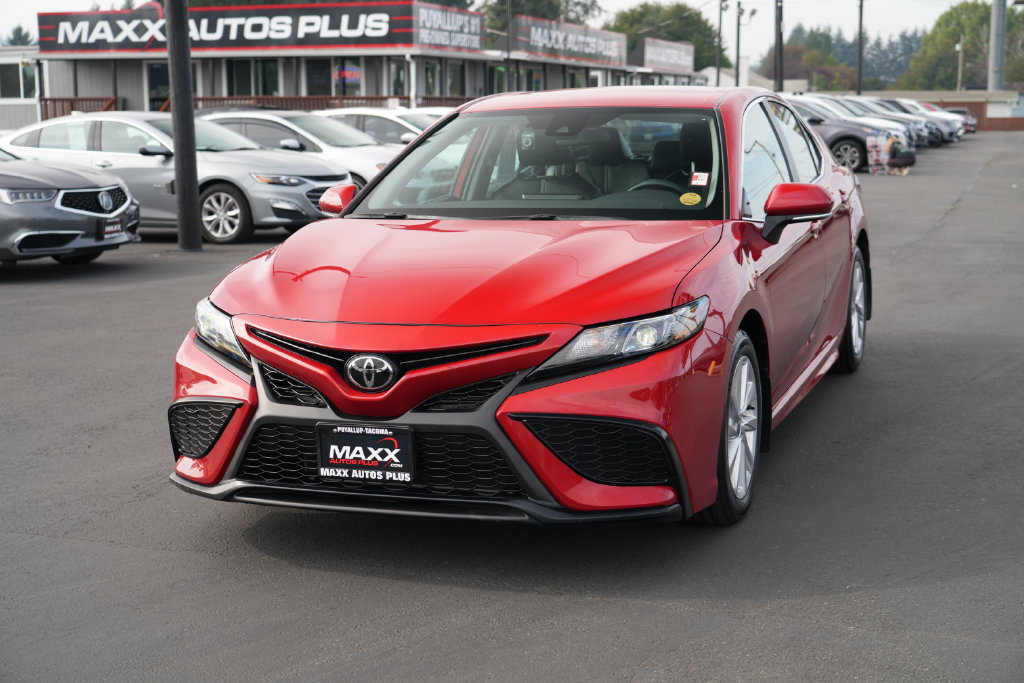 Used 2023 Toyota Camry SE FWD image 4