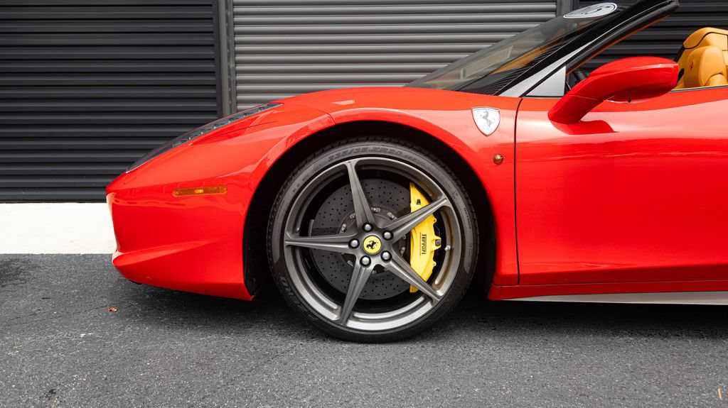 Used 2015 Ferrari 458 Spider RWD image 43