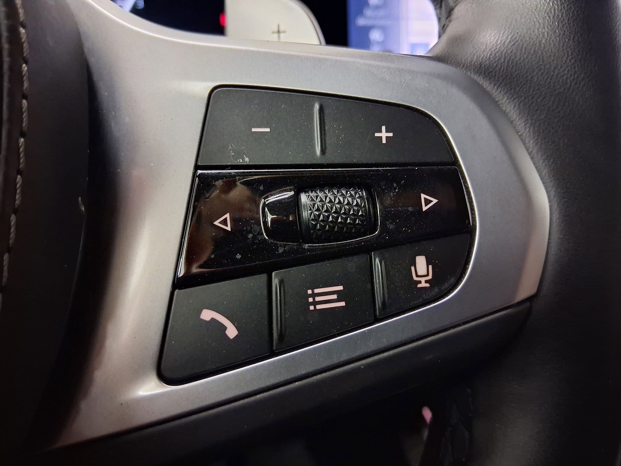 Used 2023 BMW X7 xDrive40i w/ M Sport Package image 22