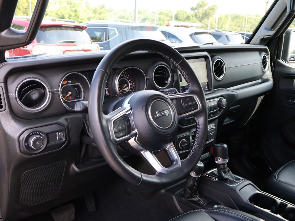 Used 2023 Jeep Wrangler Unlimited Sahara w/ LED Lighting Group AWD/4WD image 18