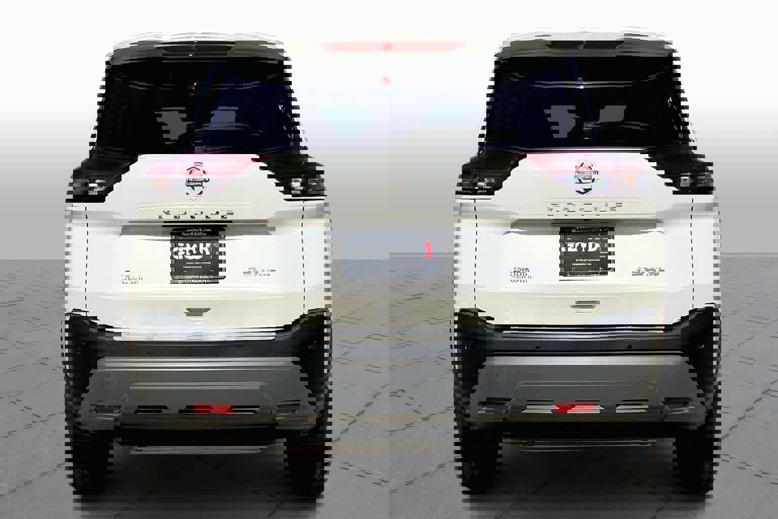 Used 2023 Nissan Rogue SV image 5