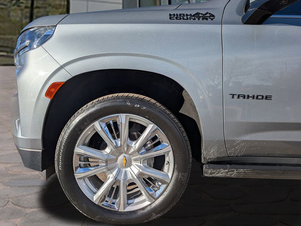 Used 2024 Chevrolet Tahoe High Country AWD/4WD image 11