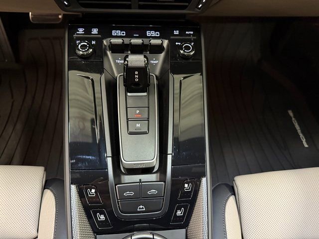 Certified 2025 Porsche 911 Carrera image 19